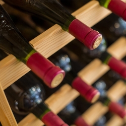 Regał drewniany na wino - 77 butelek